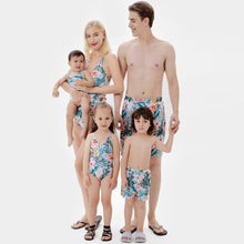 画像をギャラリービューアに読み込む, Family Swimsuits-6